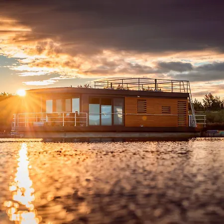 Floatinghouse Skyline 펜션 *