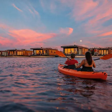 Floatinghouse Skyline 펜션 *